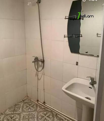 4 սենյականոց բնակարան, Դավթաշենի 4-րդ զանգված, 120 ք.մ., նախավերջին հարկ, մասնակի վերանորոգում