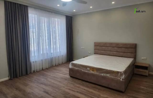 Երկու հարկանի թաունհաուզ Ռուբինյանց փողոցում Քանաքեռ Զեյթունում, 210 քմ, 3+ սանհանգույց