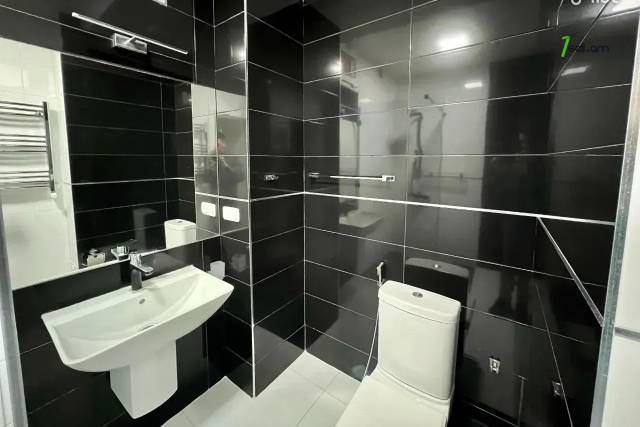 3 սենյականոց բնակարան նորակառույց շենքում Վաղարշ Վաղարշյան փողոցում, 85 ք.մ., 2 սանհանգույց