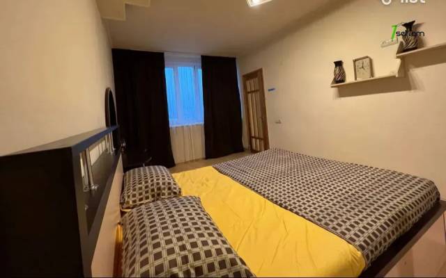 2 սենյականոց բնակարան Թումանյան փողոցում, 60 քմ, բարձր առաստաղներ, կապիտալ վերանորոգված