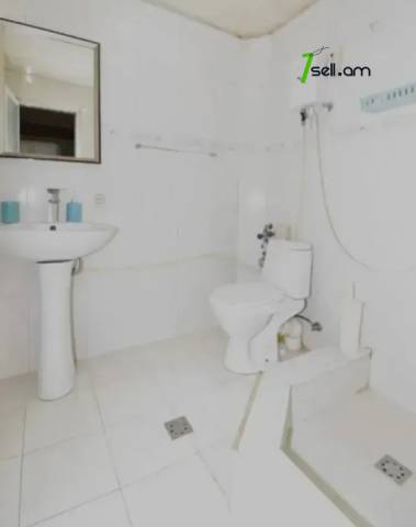 1 սենյականոց բնակարան Կորյունի փողոցում, 35 ք.մ., 1/6 հարկ, եվրովերանորոգված, քարե շենք