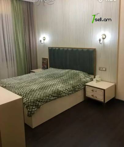 Երեք հարկանի քարե տուն, Դավթաշեն 3-րդ թաղամաս Դավիթաշենում, 332 ք.մ., 3+ սանհանգույց