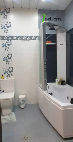 Երկու հարկանի քարե տուն Ավետիս Ահարոնյանի փողոցում Քանաքեռ Զեյթունում, 230 ք.մ., 3+ սանհանգույց