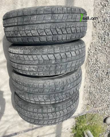 GGG. Rock blade 4հատ 90-95% Ձմեռային անվադողեր, 215/55 R17