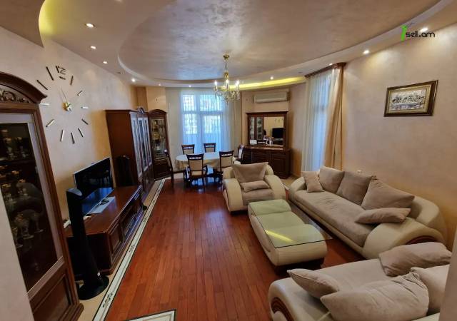 3 սենյականոց բնակարան նորակառույց շենքում Մարշալ Բաղրամյան պողոտայում, 130 ք.մ., 2 սանհանգույց