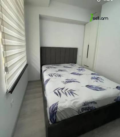 2 սենյականոց բնակարան Վիկտոր Համբարձումյանի փողոցում, 41 ք.մ., 3/9 հարկ, կապիտալ վերանորոգված