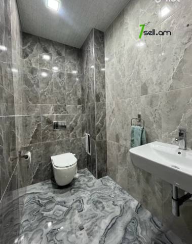 3 սենյականոց բնակարան նորակառույց շենքում Արամի փողոցում, 102 ք.մ., 8/14 հարկ, 2 սանհանգույց