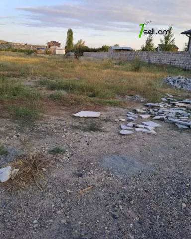 Գյուղատնտեսական հողատարածք Ջրվեժում, 1350 ք.մ.