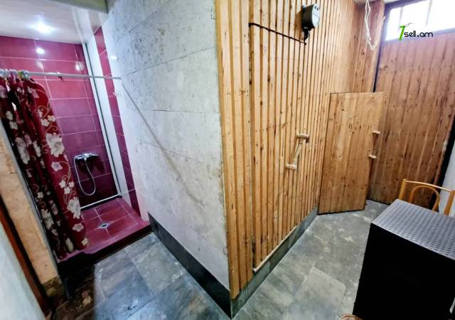 Երեք հարկանի տուն Օստրովսկու փողոցում կենտրոնում, 900 քմ, 3+ սանհանգույց, կապիտալ վերանորոգված