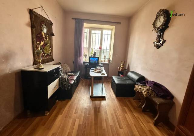 2 սենյականոց բնակարան Ռոստովյան փողոցում, 26 ք.մ., 1/5 հարկ, 2 սանհանգույց, կոսմետիկ վերանորոգում