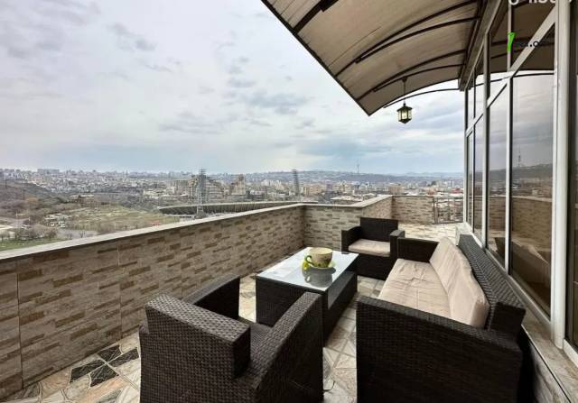 Ընդարձակ 3 սենյականոց բնակարան նորակառույց շենքում, Ծիծեռնակաբերդի խճուղի, 183 քմ, 7/12 հարկ