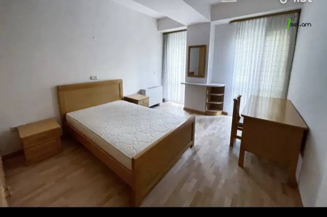 4 սենյականոց բնակարան նորակառույց շենքում, Buzand St, 150 ք.մ., 2 սանհանգույց, բարձր առաստաղներ