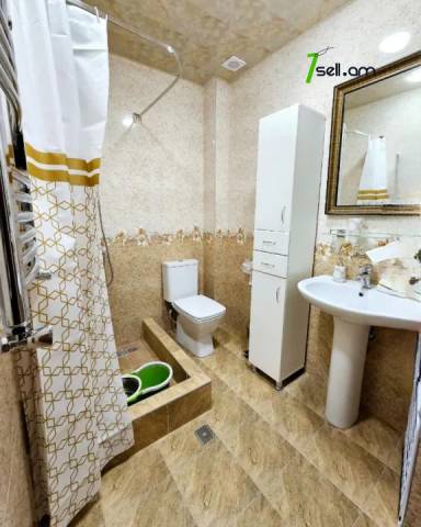 Երկու հարկանի քարե տուն Թավրիզյան փողոցում Արաբկիրում, 400 քմ, 2 սանհանգույց, կապիտալ վերանորոգված