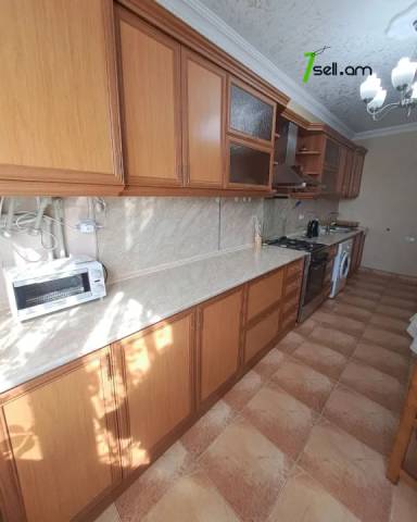 2 սենյականոց բնակարան Եզնիկ Կողբացու փողոցում, 80 ք.մ., եվրովերանորոգված