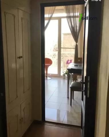 3 սենյականոց բնակարան Կոմիտասի պողոտայում, 70 ք.մ., բարձր առաստաղներ, եվրովերանորոգված, քարե շենք