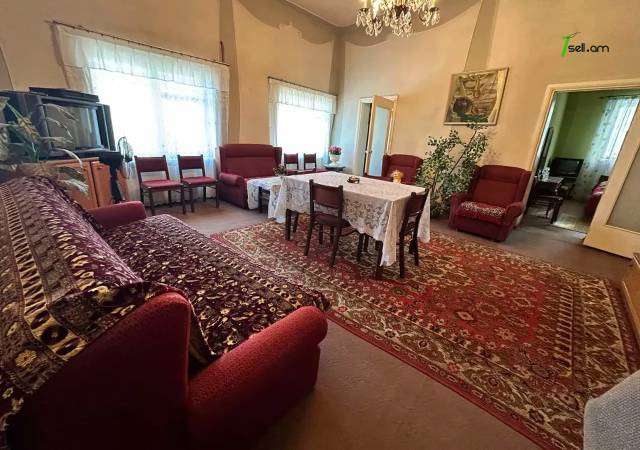 Մեկ հարկանի քարե տուն Սարի Թաղ 1-ին փողոցում կենտրոնում, 205 ք.մ., կոսմետիկ վերանորոգում