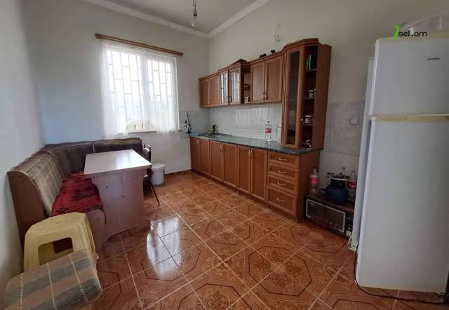 Մեկ հարկանի քարե տուն Ձորաղբյուրում, 1650 ք.մ., 2 սանհանգույց, կապիտալ վերանորոգված