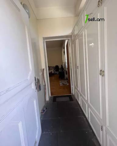 Երեք հարկանի քարե տուն Մարշալ Բաղրամյան պողոտայում Արաբկիրում, 840 ք.մ., 2 սանհանգույց