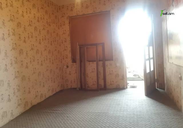 7 սենյականոց բնակարան Գրիգոր Լուսավորչի փողոցում, 221 ք.մ., 2 սանհանգույց, քարե շենք