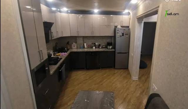 4 սենյականոց բնակարան, Նորաշեն թաղամաս, 97 ք.մ., 3/16 հարկ, մի քանի պատշգամբ, եվրովերանորոգված