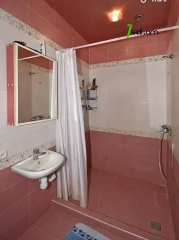 4 սենյականոց բնակարան Աբովյան փողոցում, 191 քմ, նախավերջին հարկ, 3+ սանհանգույց, բարձր առաստաղներ