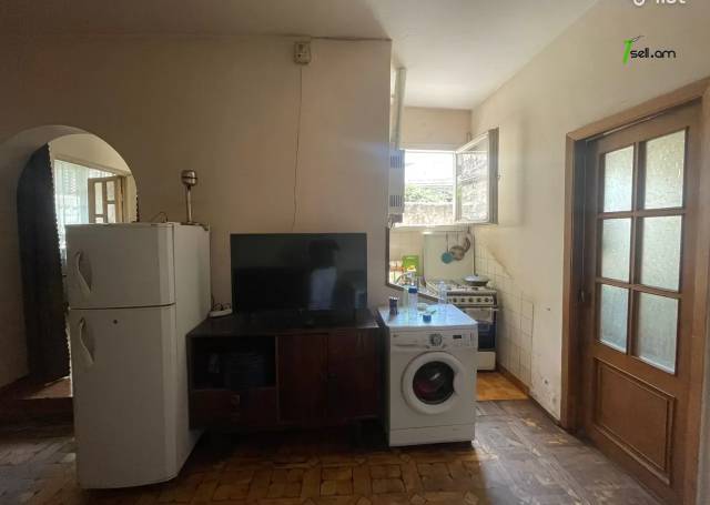 Մեկ հարկանի քարե տուն Հրաչյա Ներսիսյան փողոցում Քանաքեռ Զեյթունում, 90 քմ