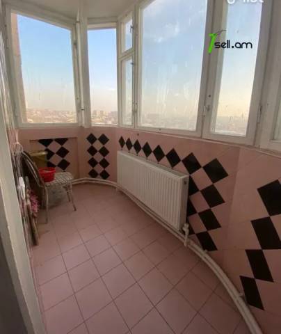 3 սենյականոց բնակարան, Թբիլիսյան խճուղի, 79 ք.մ., 12/16 հարկ, կապիտալ վերանորոգված