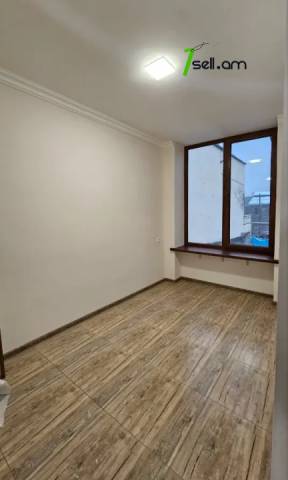 Երկու հարկանի քարե տուն Վահրամ Փափազյան փողոցում Արաբկիրում, 320 ք.մ., կապիտալ վերանորոգված