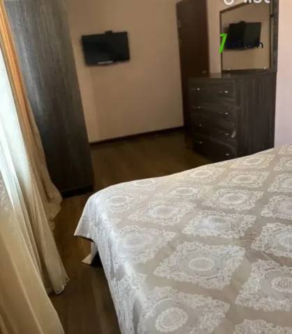 4 սենյականոց բնակարան Թոթովենցի փողոցում, 78 ք.մ., 3/5 հարկ, կապիտալ վերանորոգված, քարե շենք