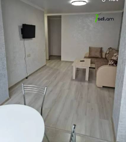 2 սենյականոց բնակարան Հակոբ Հակոբյան փողոցում, 50 ք.մ., եվրովերանորոգված, քարե շենք