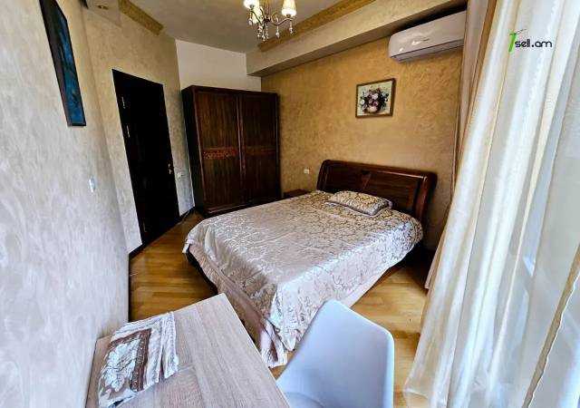 Ընդարձակ 5 սենյականոց բնակարան նորակառույց շենքում, Buzand St, 260 ք.մ., 3+ սանհանգույց