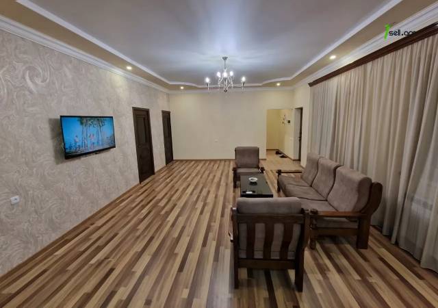 Երկու հարկանի քարե տուն Եղիազարյան փողոցում Աջափնյակում, 350 ք.մ., եվրովերանորոգված