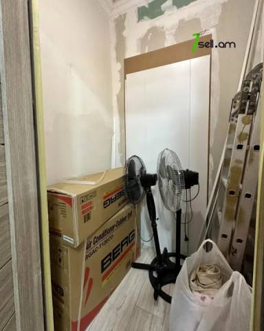 Երկու հարկանի քարե տուն 19-րդ փողոցում Շենգավիթում, 500 քմ, 2 սանհանգույց, կապիտալ վերանորոգված