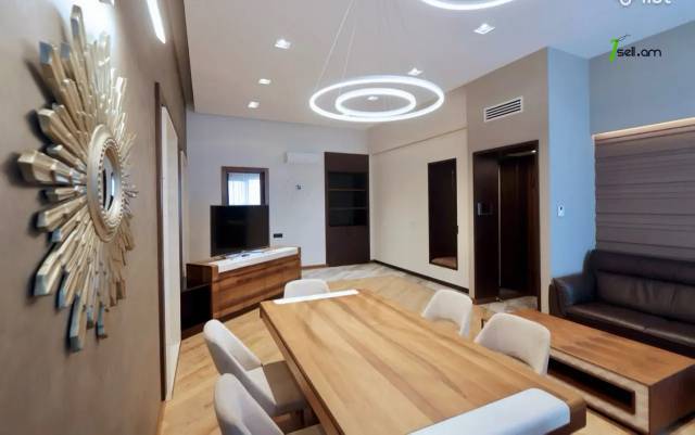 3 սենյականոց բնակարան Ազատության պողոտայում, 110 քմ, 2 սանհանգույց, բարձր առաստաղներ