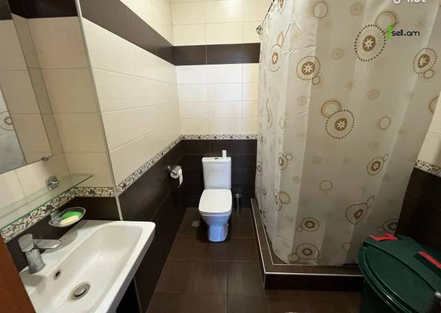 3 սենյականոց բնակարան նորակառույց շենքում Գրիբոյեդովի փողոցում, 116 քմ, 11/15 հարկ, 2 սանհանգույց