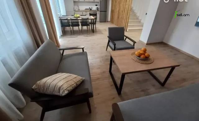 Երկու հարկանի քարե տուն, Դավթաշեն 2-րդ թաղամաս Դավիթաշենում, 170 ք.մ., 2 սանհանգույց