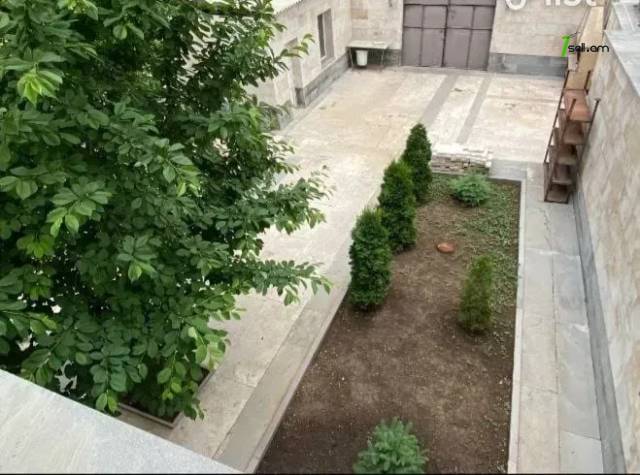 Երկու հարկանի տուն Մարշալ Խուդյակովի փողոցում Ավանում, 262 քմ, 3+ սանհանգույց, կապիտալ վերանորոգված