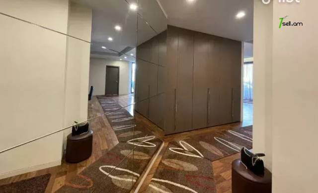 Ընդարձակ 3 սենյականոց բնակարան նորակառույց շենքում, Vardanants Street, 163 ք.մ., 3+ սանհանգույց