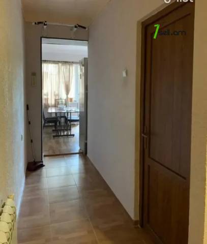 3 սենյականոց բնակարան Քանաքեռ Զեյթունում, 86 ք.մ., եվրովերանորոգված, քարե շենք