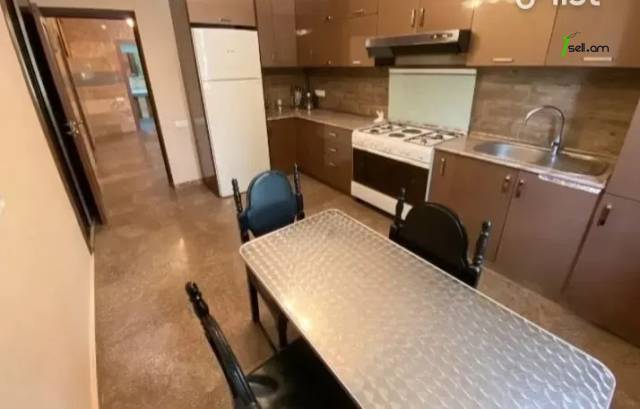 Երկու հարկանի տուն Մարշալ Խուդյակովի փողոցում Ավանում, 262 քմ, 3+ սանհանգույց, կապիտալ վերանորոգված