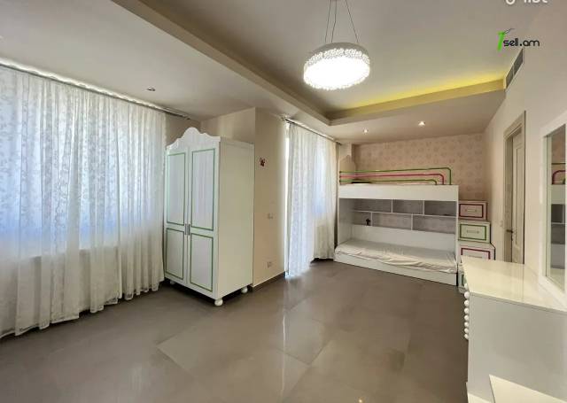 4 սենյականոց բնակարան նորակառույց շենքում Վերին Անտառային փողոցում, 176 ք.մ., 3+ սանհանգույց