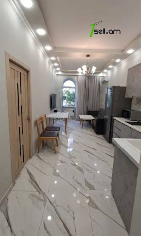 2 սենյականոց բնակարան Ամիրյան փողոցում, 40 քմ, նախավերջին հարկ, կապիտալ վերանորոգված, քարե շենք