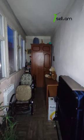 2 սենյականոց բնակարան Նիկողայոս Տիգրանյան փողոցում, 58 ք.մ., նախավերջին հարկ, քարե շենք