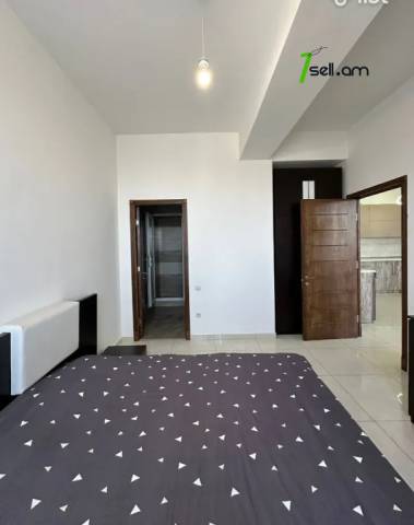 6 սենյականոց բնակարան նորակառույց շենքում Լուսինե Զաքարյան փողոցում, 157 քմ, 2/7 հարկ