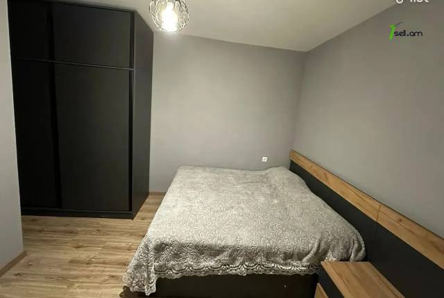 4 սենյականոց բնակարան, Նորաշեն թաղամաս, 83 ք.մ., 11/16 հարկ, 2 սանհանգույց, կապիտալ վերանորոգված