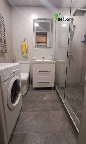 3 սենյականոց բնակարան Թումանյան փողոցում, 100 քմ, 1/5 հարկ, 2 սանհանգույց, կապիտալ վերանորոգված