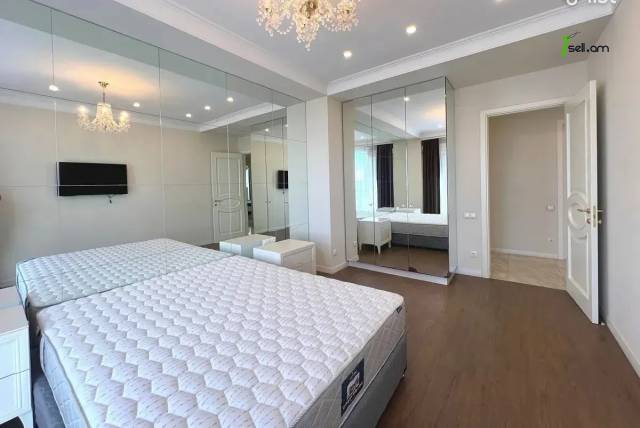 Ընդարձակ 4 սենյականոց բնակարան նորակառույց շենքում Վարդանանց փողոցում, 206 քմ, 20/23 հարկ