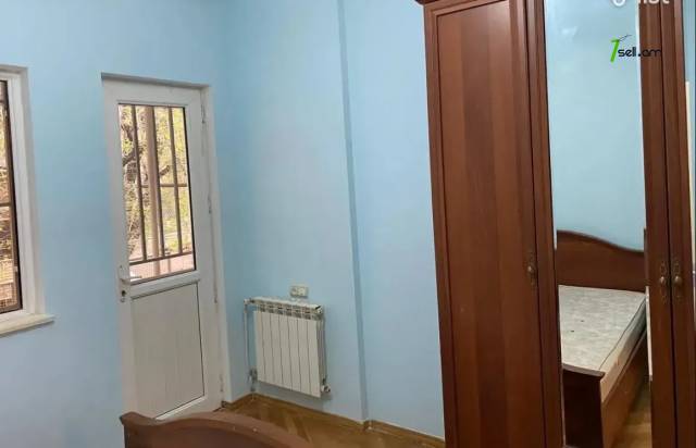 3 սենյականոց բնակարան Կոմիտասի պողոտայում, 115 քմ, 2/4 հարկ, բարձր առաստաղներ, մի քանի պատշգամբ