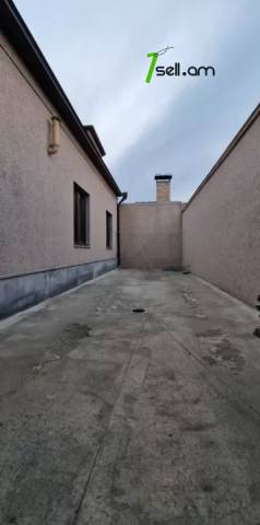 Մեկ հարկանի քարե տուն Աջափնյակում, 500 ք.մ., 3+ սանհանգույց, կապիտալ վերանորոգված
