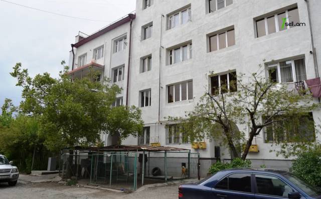 3 սենյականոց բնակարան Եղիշե Չարենցի փողոցում, 84 քմ, 1/4 հարկ, եվրովերանորոգված